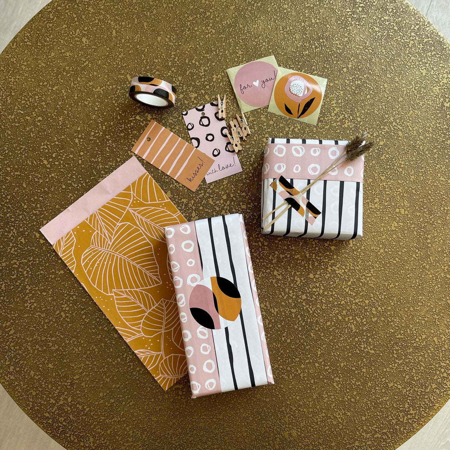 Cadeaupapier - Dot design warm
