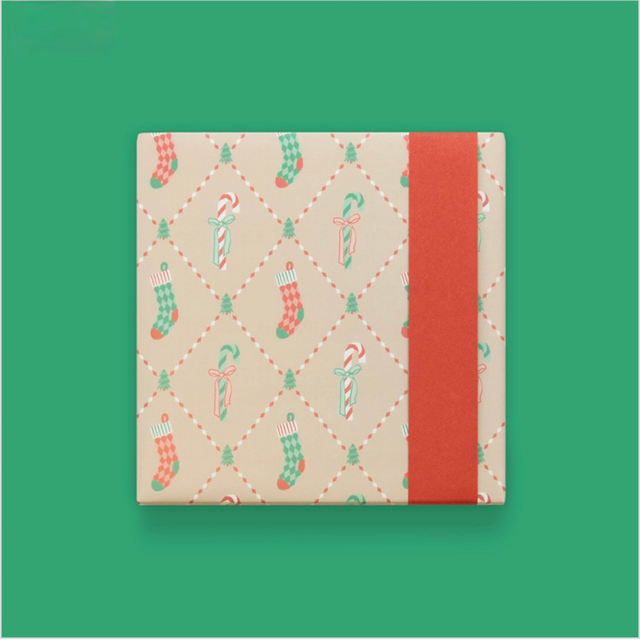 Kerst Inpakpapier Patchwork Candy – Beige, Groen & Rood | 70 cm x 3 m